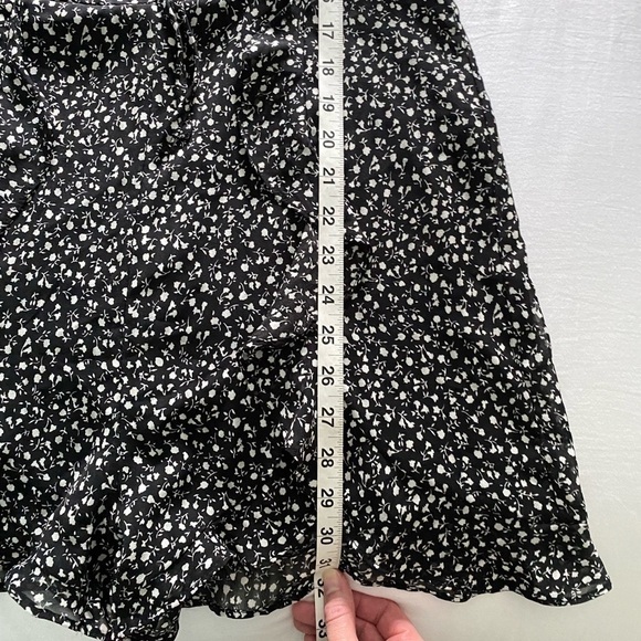 Storia New Black and White Floral Ruffled Romper Jumpsuit Women’s Large - Picture 15 of 16